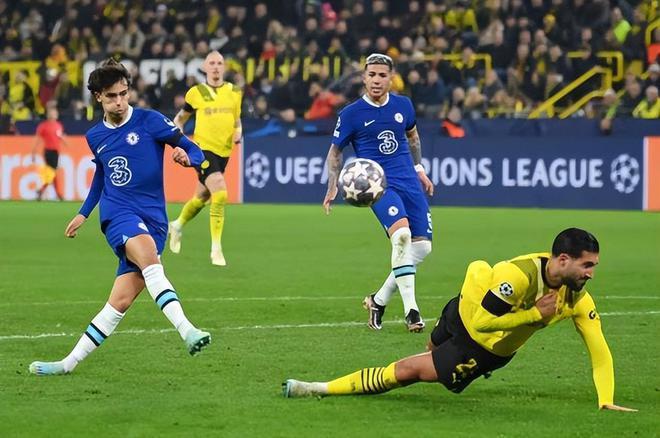 本菲卡开场5分钟连进两球，莫德里奇防线形同虚设！的简单介绍